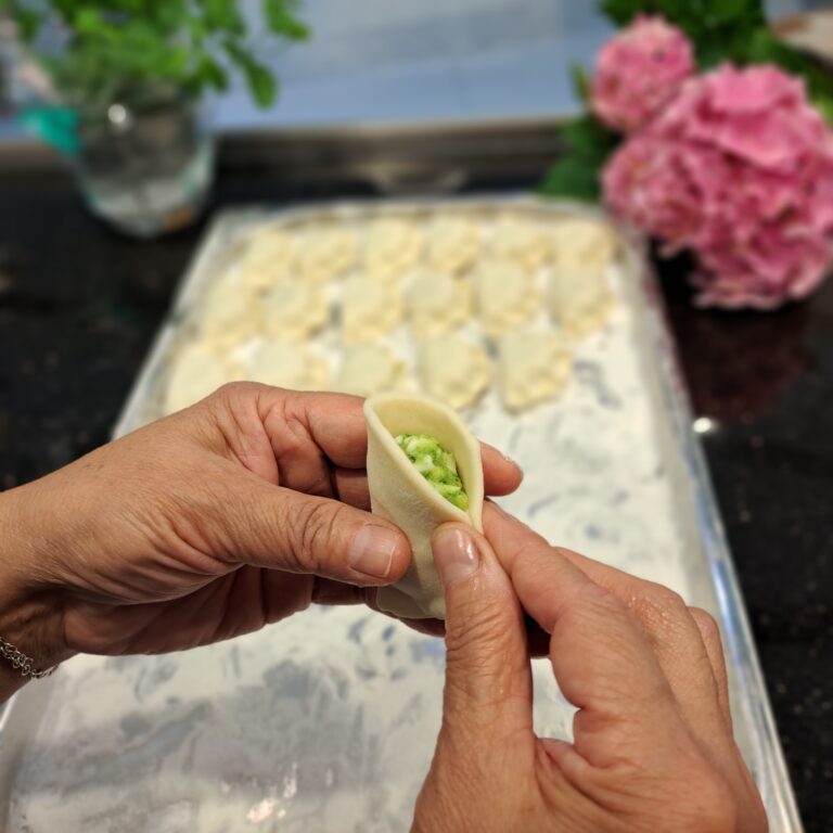 Jak lepić pierogi?