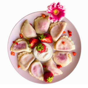 Pierogi z serem i truskawkami - 350G - 9 sztuk